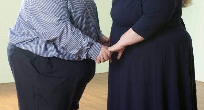 O pacto da balança: por que o tratamento da obesidade em dupla reduz drasticamente as taxas de abandono e reganho